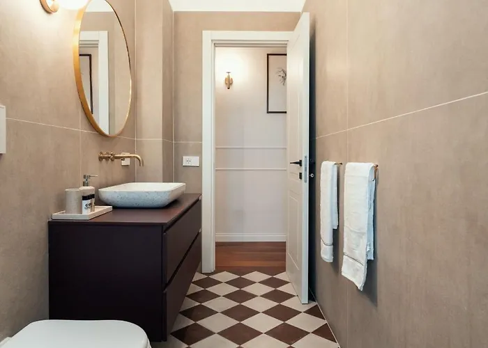 Vatican Chic * Ρώμη